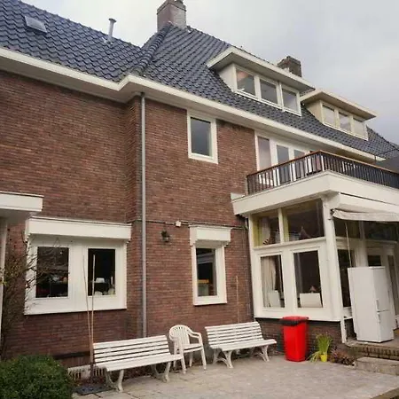 Xaviera's Bed and breakfast 4*