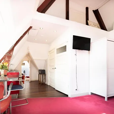 Bed & Breakfast Xaviera's 4*