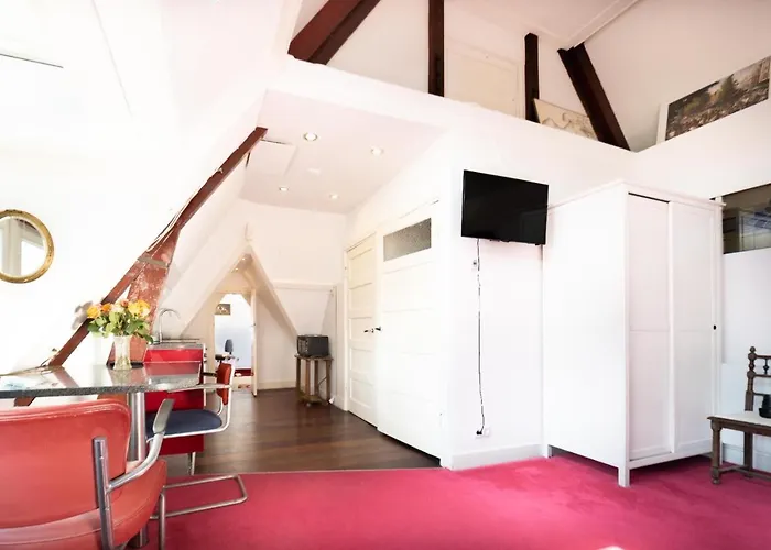 Bed & Breakfast Xaviera's 4*