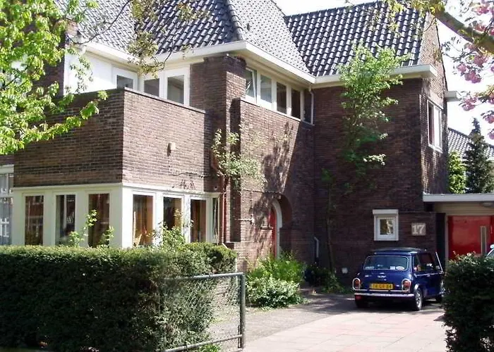 Xaviera's Bed & Breakfast 4*